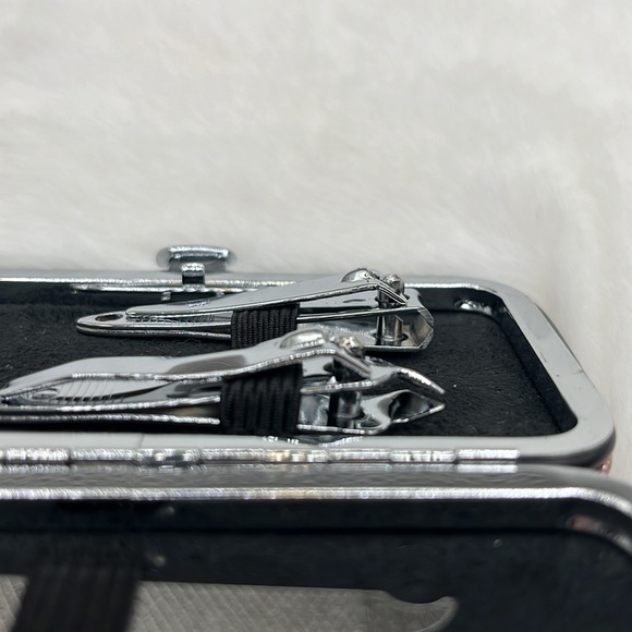 Kensie Rose Gold Sparkly Travel Manicure Set - Clippers, File, Tweezers, Cuticle - Picture 4 of 7